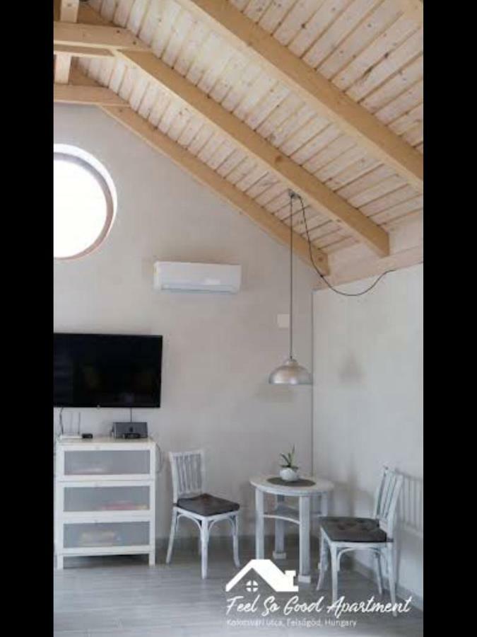'Feel So Good' Apartment Göd Esterno foto