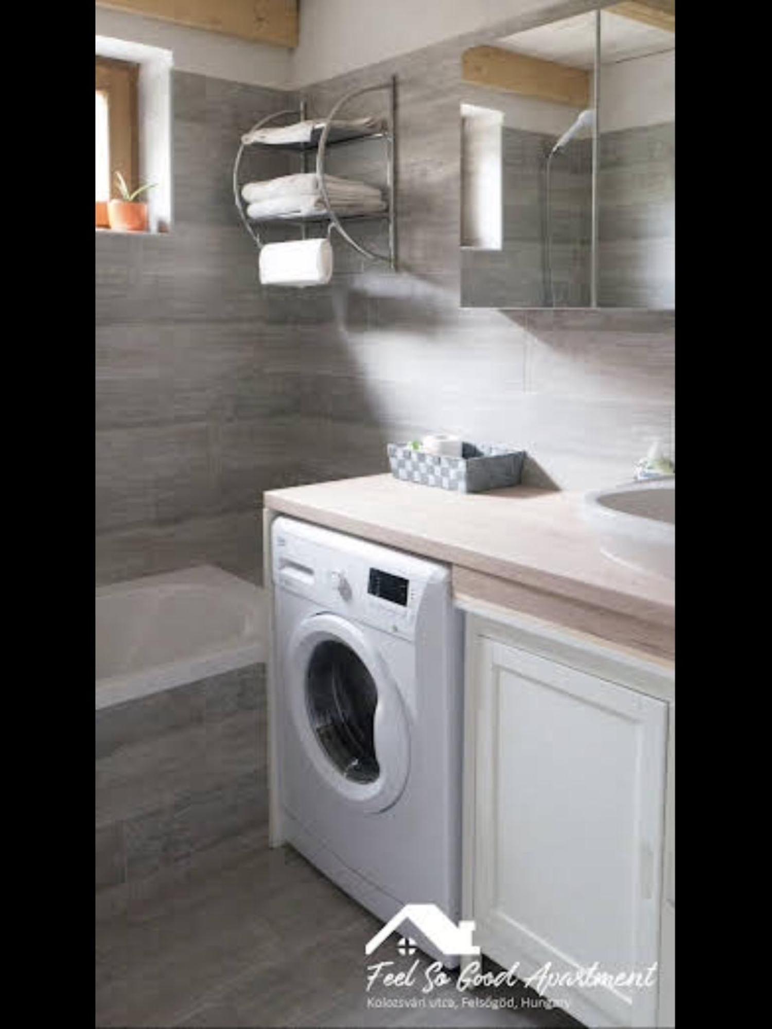 'Feel So Good' Apartment Göd Esterno foto