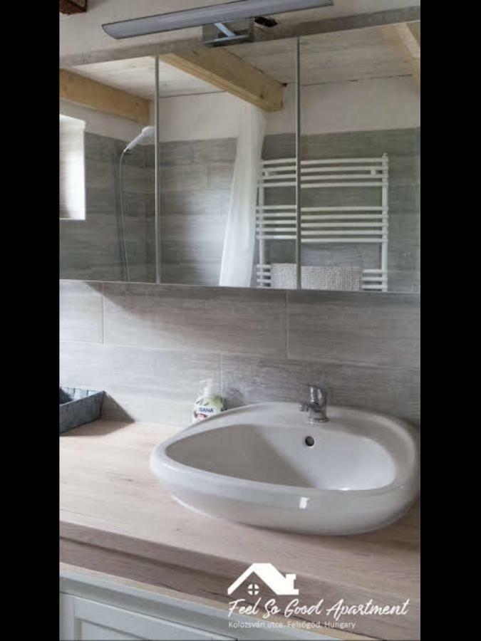 'Feel So Good' Apartment Göd Esterno foto