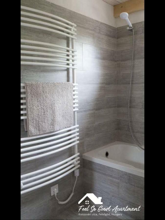 'Feel So Good' Apartment Göd Esterno foto